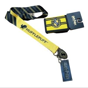 Harry Potter Hufflepuff Tri-Fold Wallet and Lanyard With Medallion BioWorld